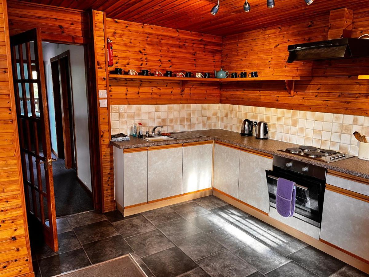 Snowgoose Apartments & Bunkhouse Fort William Exteriör bild