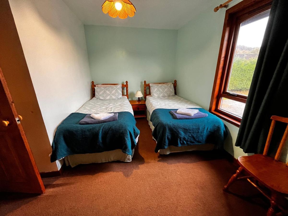 Snowgoose Apartments & Bunkhouse Fort William Exteriör bild